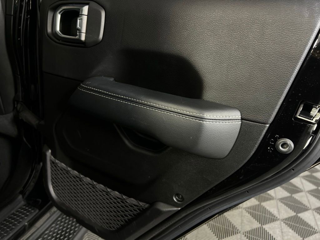 Used 2022 Jeep Gladiator Overland w/ Popular Equipment Package image 29