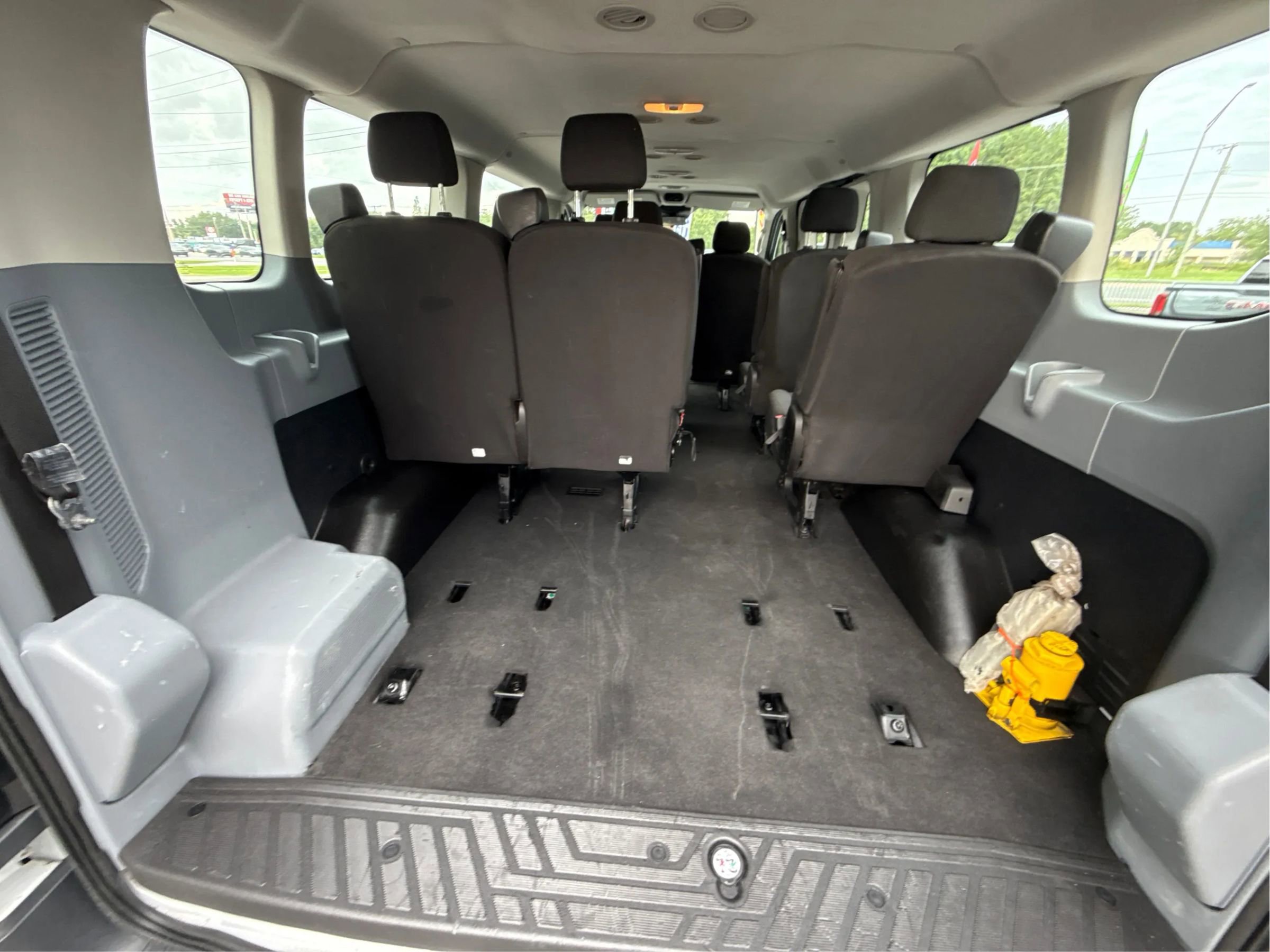 Used 2018 Ford Transit 350 XLT RWD image 24