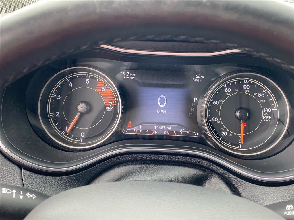 Used 2019 Jeep Cherokee Limited AWD/4WD image 19