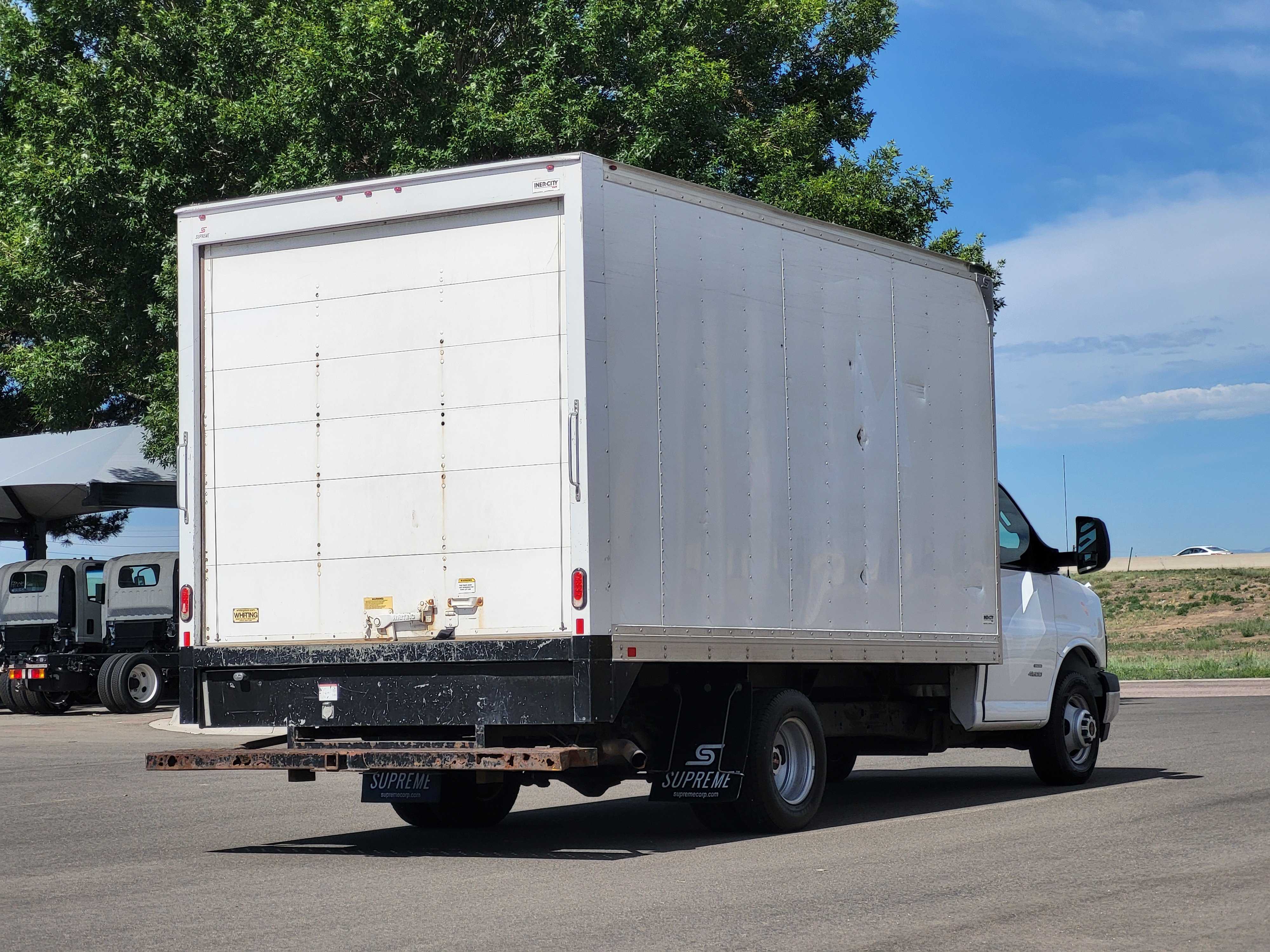 Used 2018 GMC Savana 4500 w/ Power Convenience Package RWD image 7