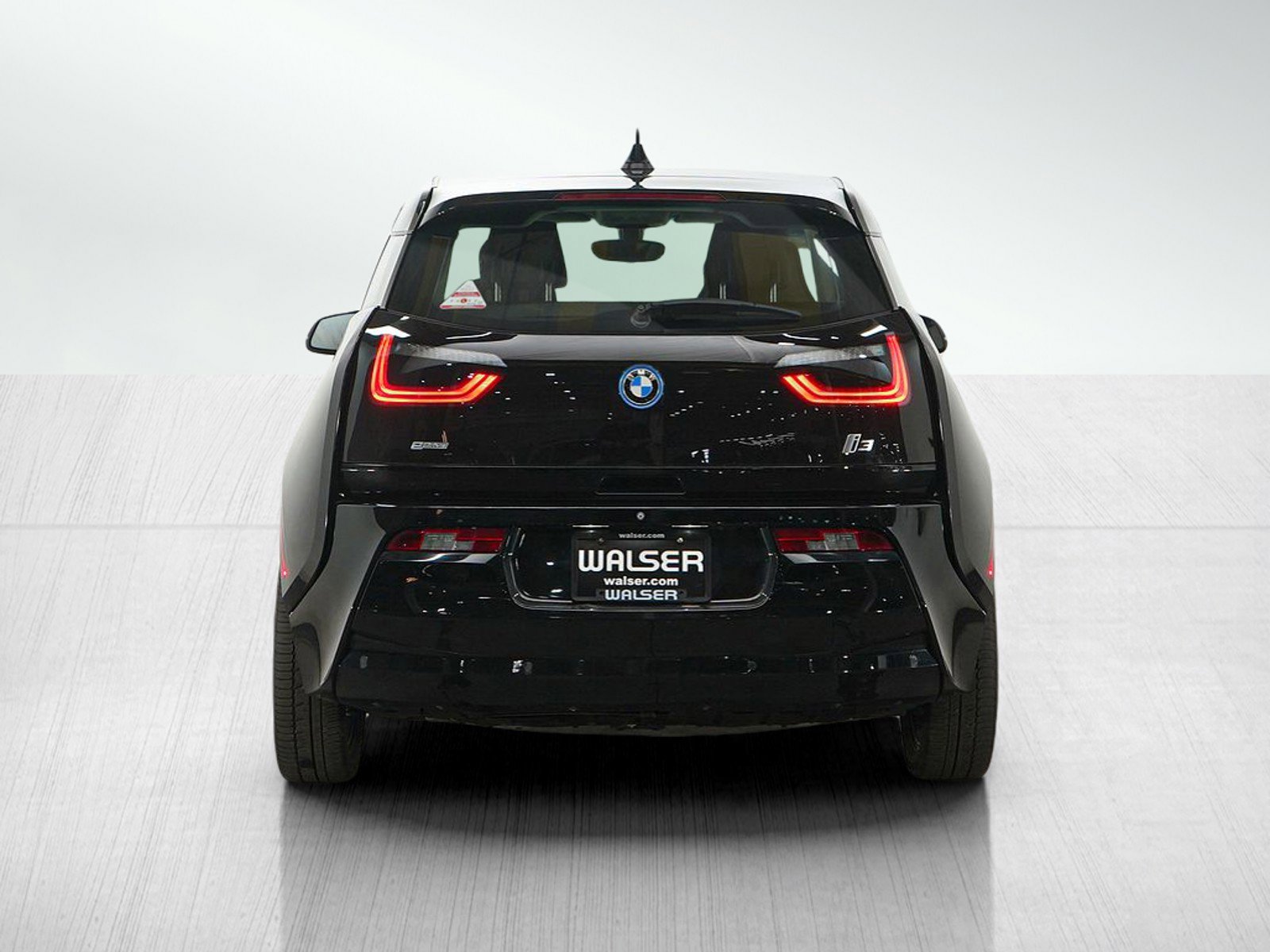 Used 2016 BMW i3 w/ Range Extender RWD image 4