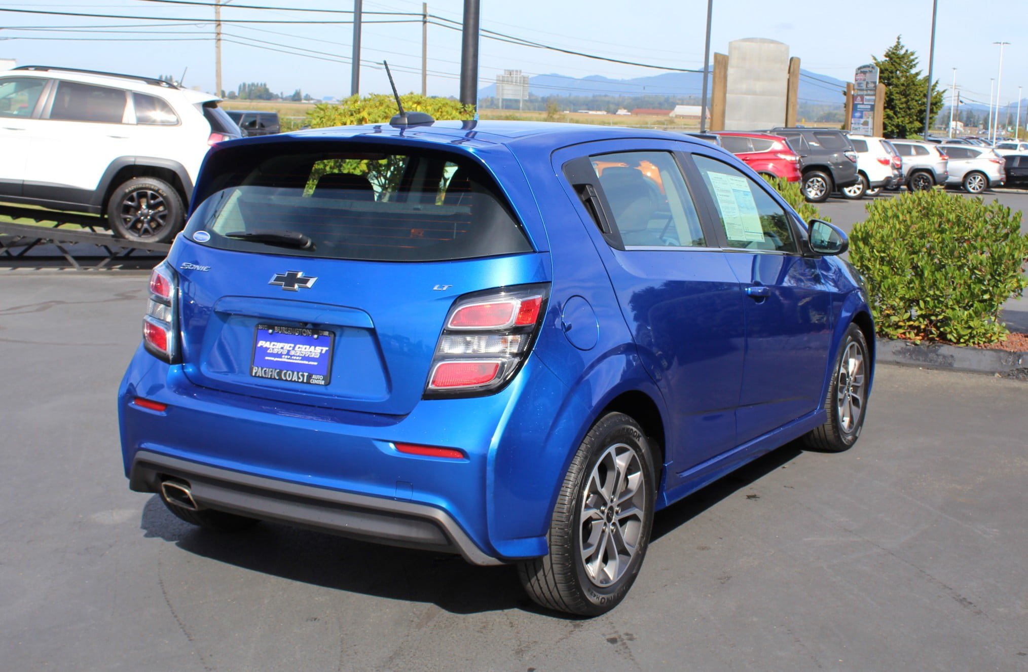 Used 2018 Chevrolet Sonic LT w/ Convenience Package FWD image 6