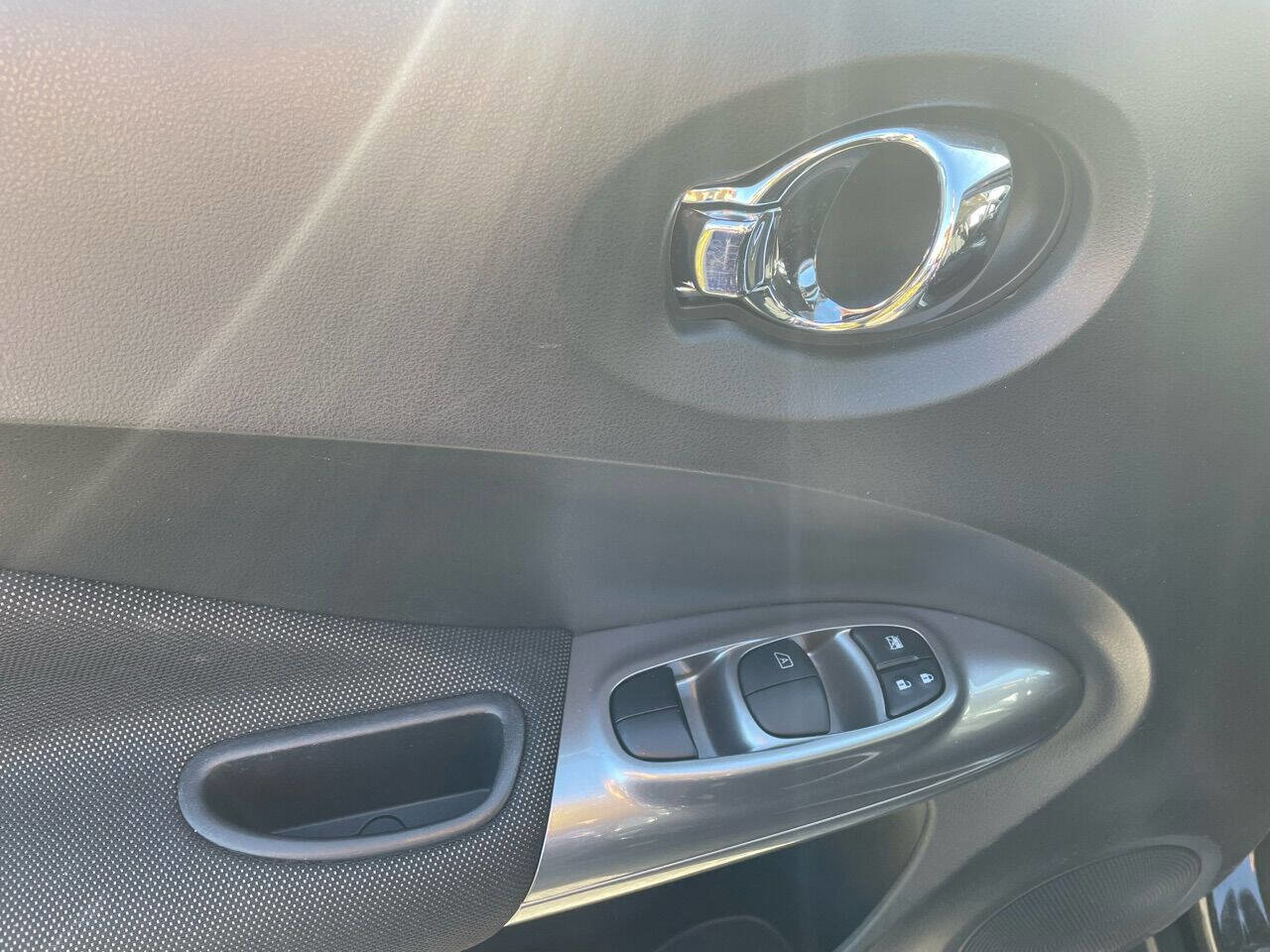 Used 2011 Nissan Juke SV image 11