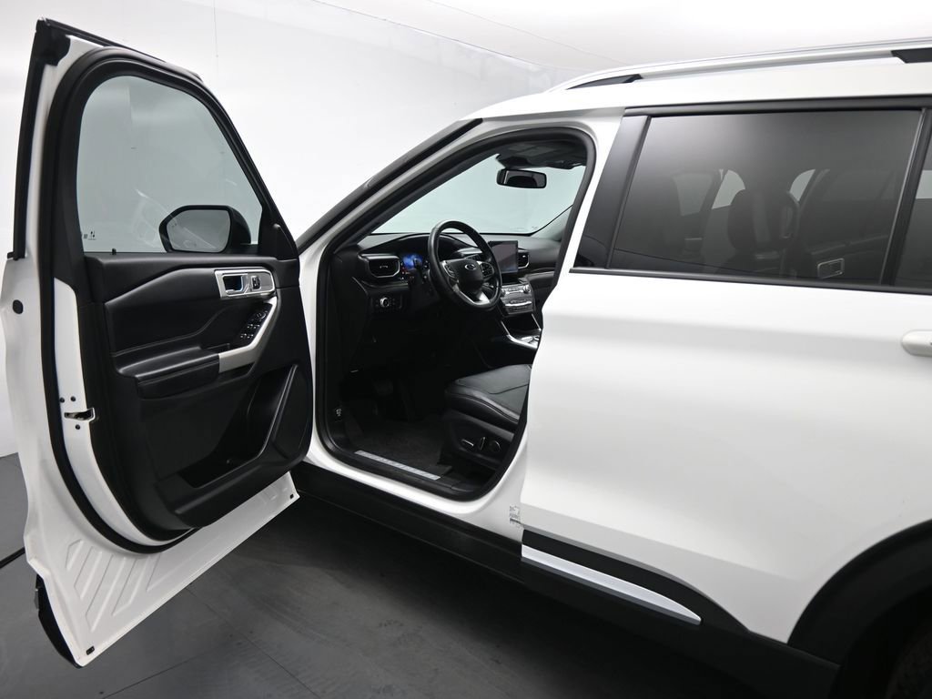 Certified 2020 Ford Explorer Limited w/ Hybrid Equipment Group 310A RWD image 8