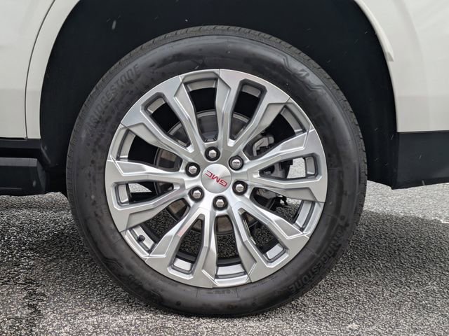 Used 2024 GMC Yukon Denali w/ Denali Reserve Package image 13