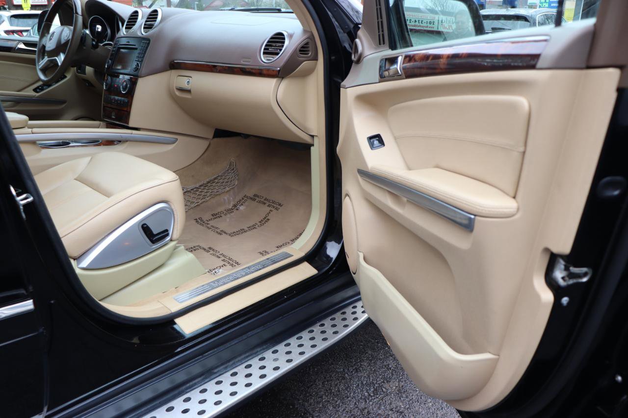 Used 2010 Mercedes-Benz GL 450 4MATIC image 17