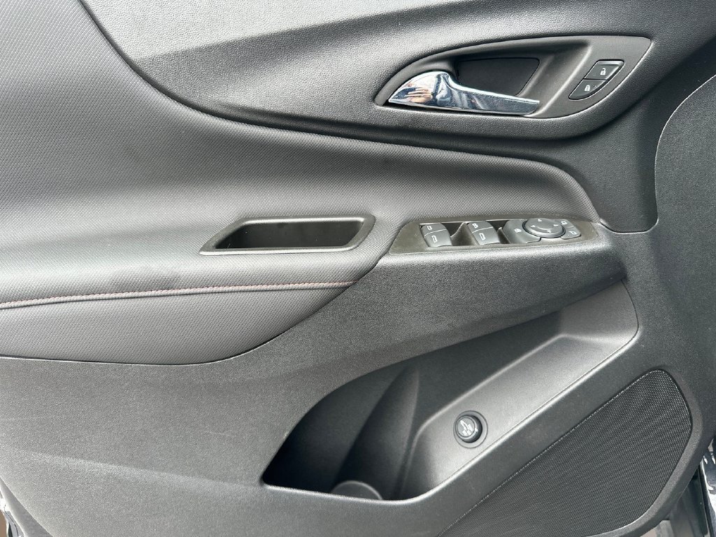 Used 2022 Chevrolet Equinox RS FWD image 17