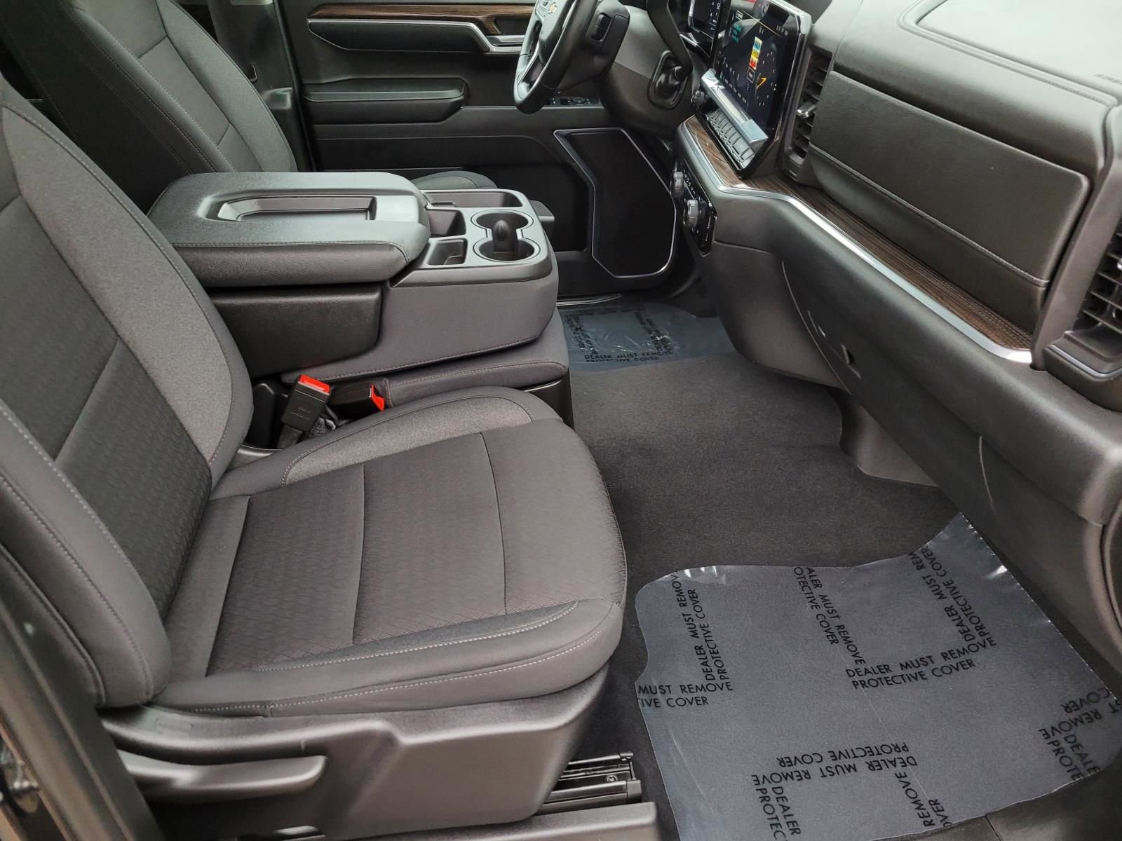 Used 2024 Chevrolet Silverado 1500 LT AWD/4WD image 10