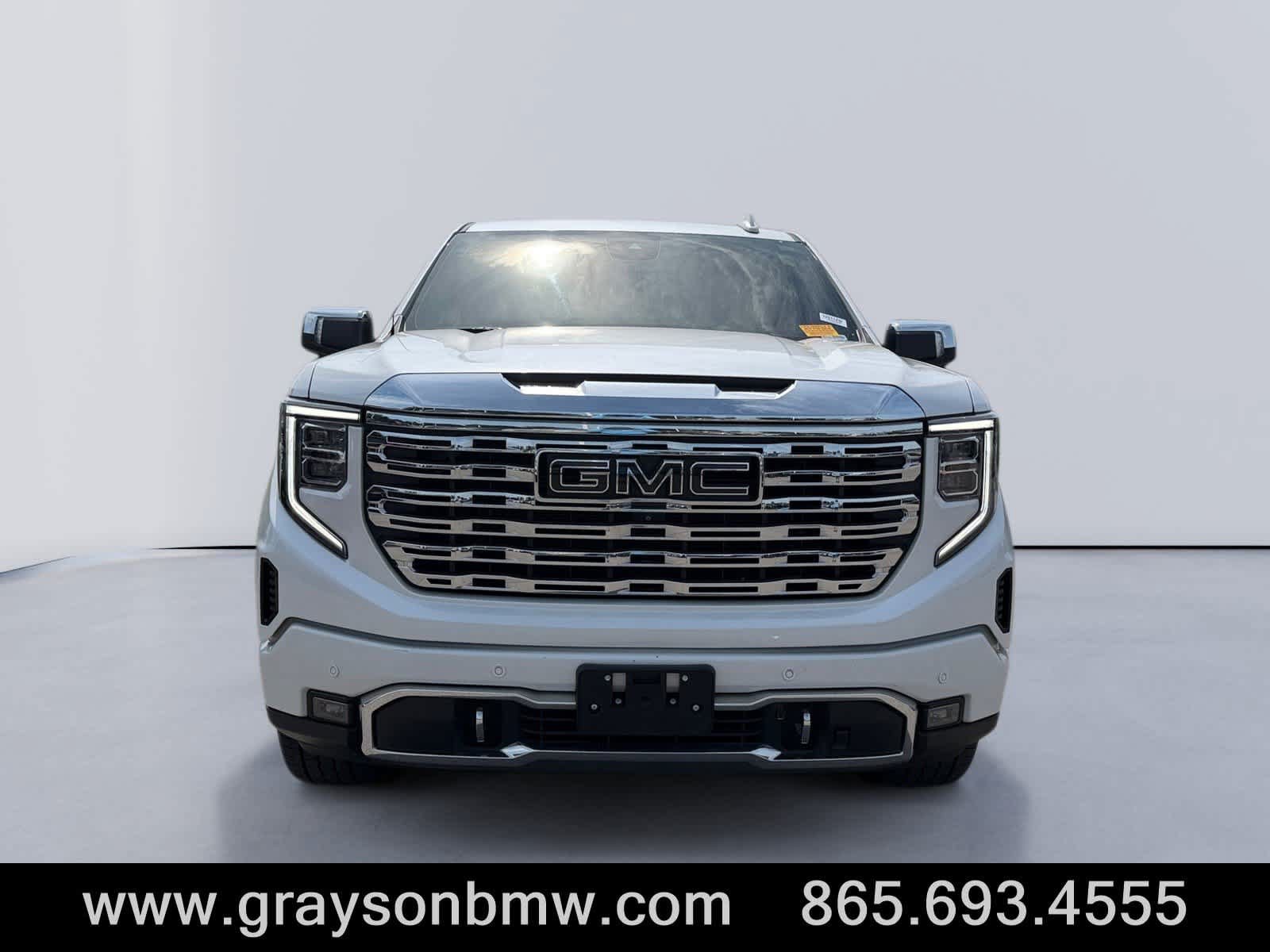 Used 2023 GMC Sierra 1500 Denali w/ Denali Reserve Package AWD/4WD image 8