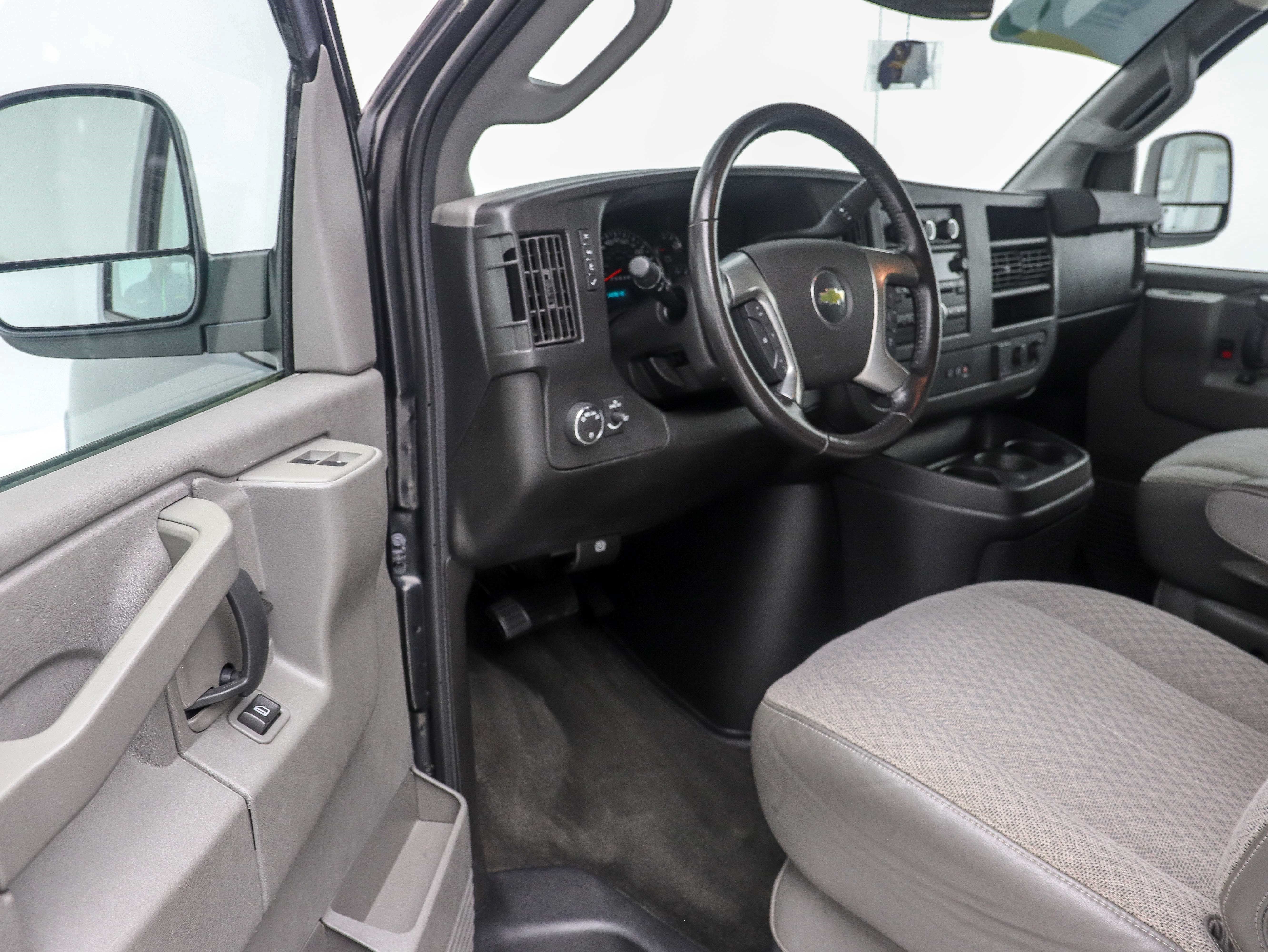 Used 2016 Chevrolet Express 2500 LS RWD image 19