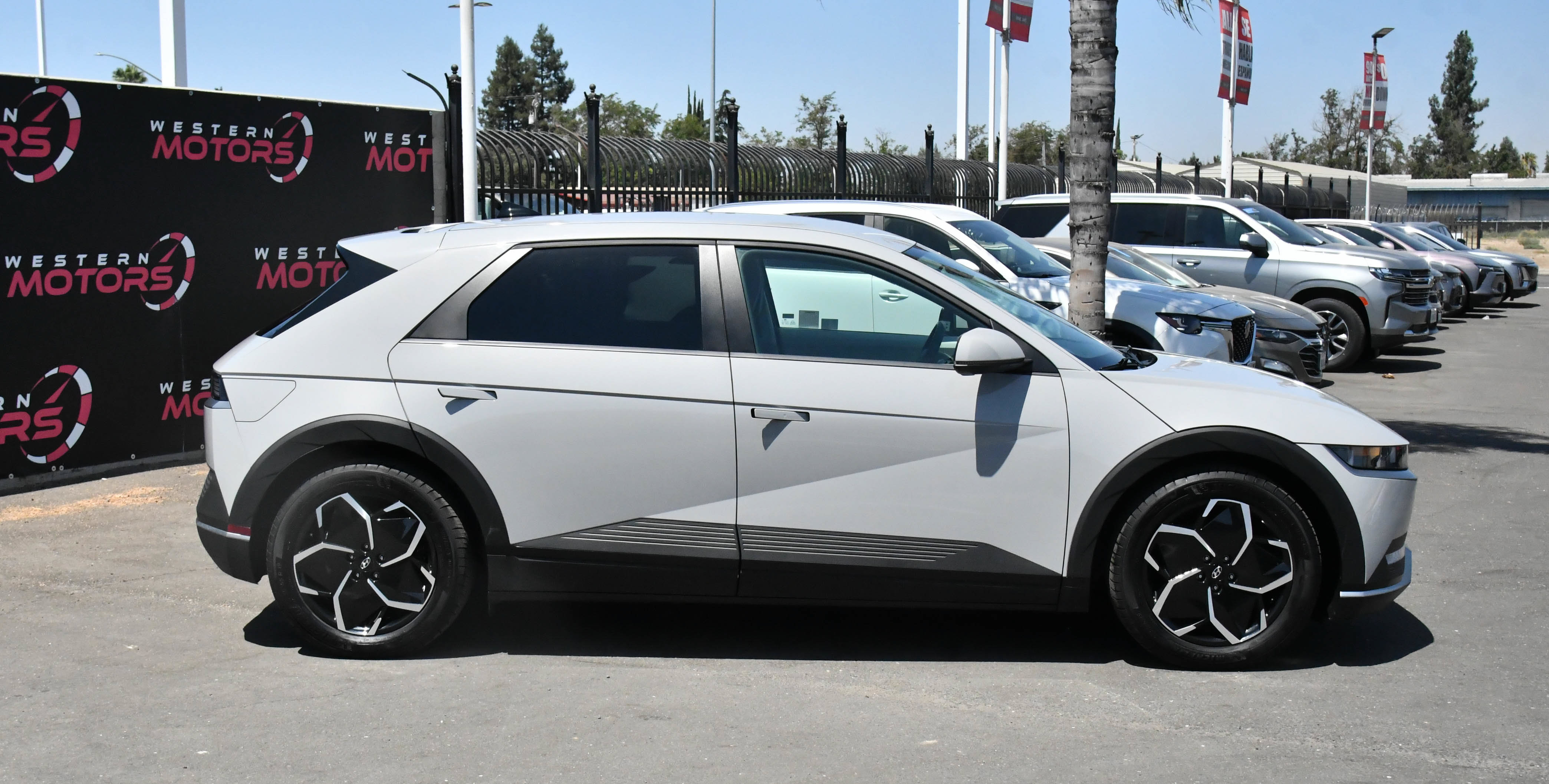 Used 2024 Hyundai Ioniq 5 SE RWD image 9