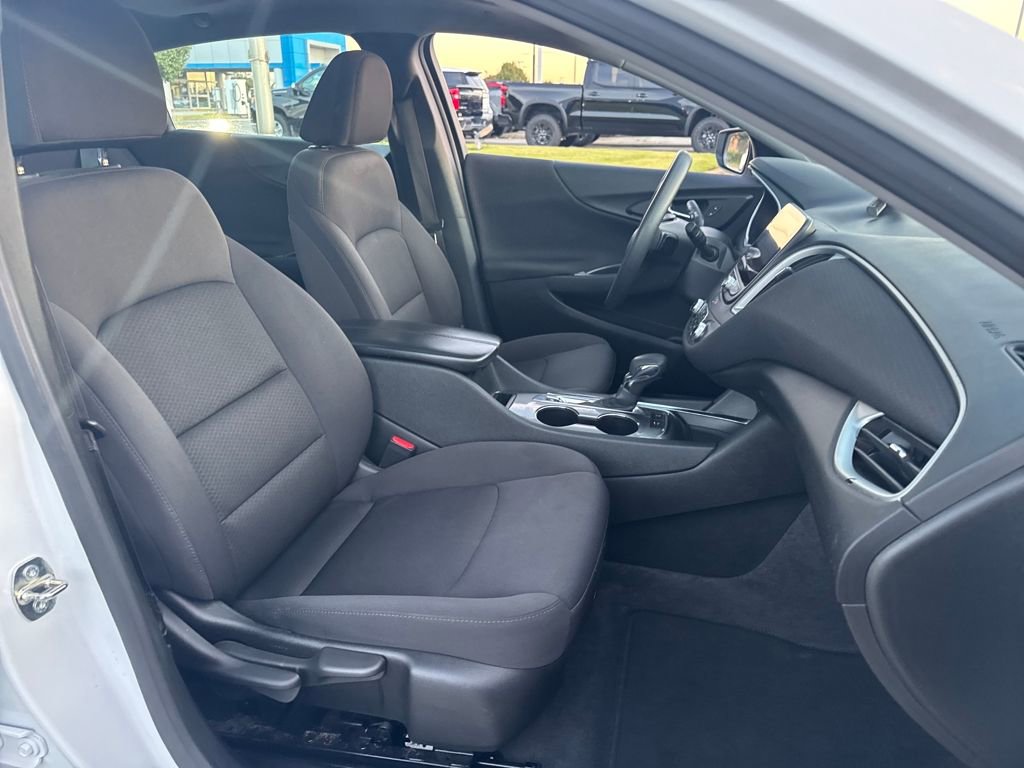 Used 2024 Chevrolet Malibu LT image 12