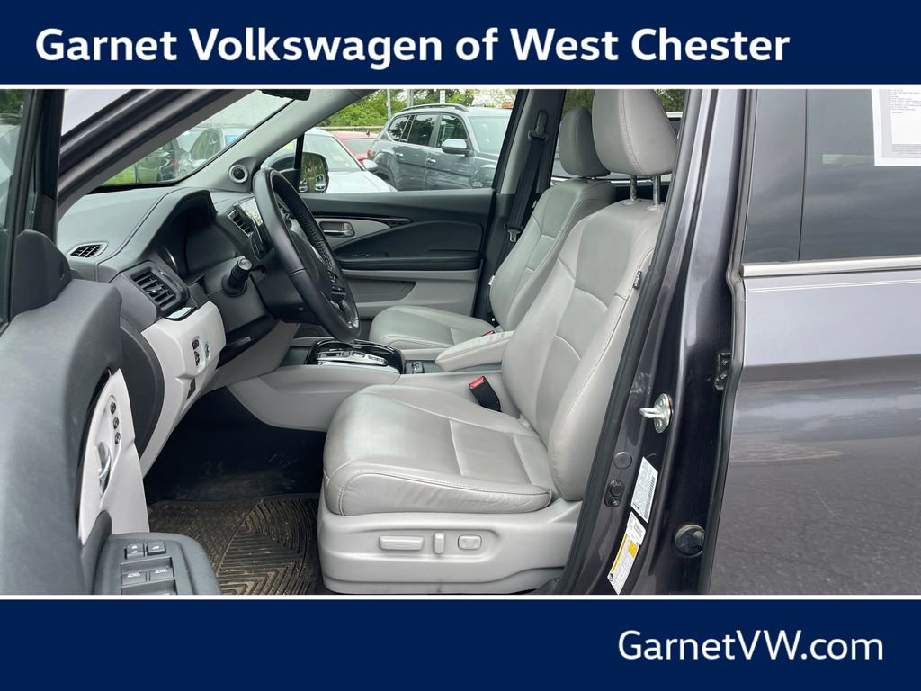 Used 2022 Honda Pilot Touring image 9