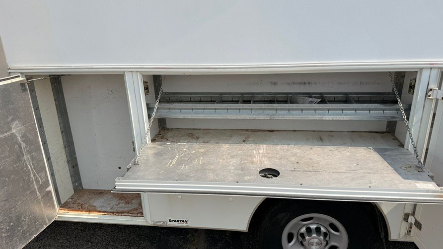 Used 2016 GMC Savana 3500 RWD image 9