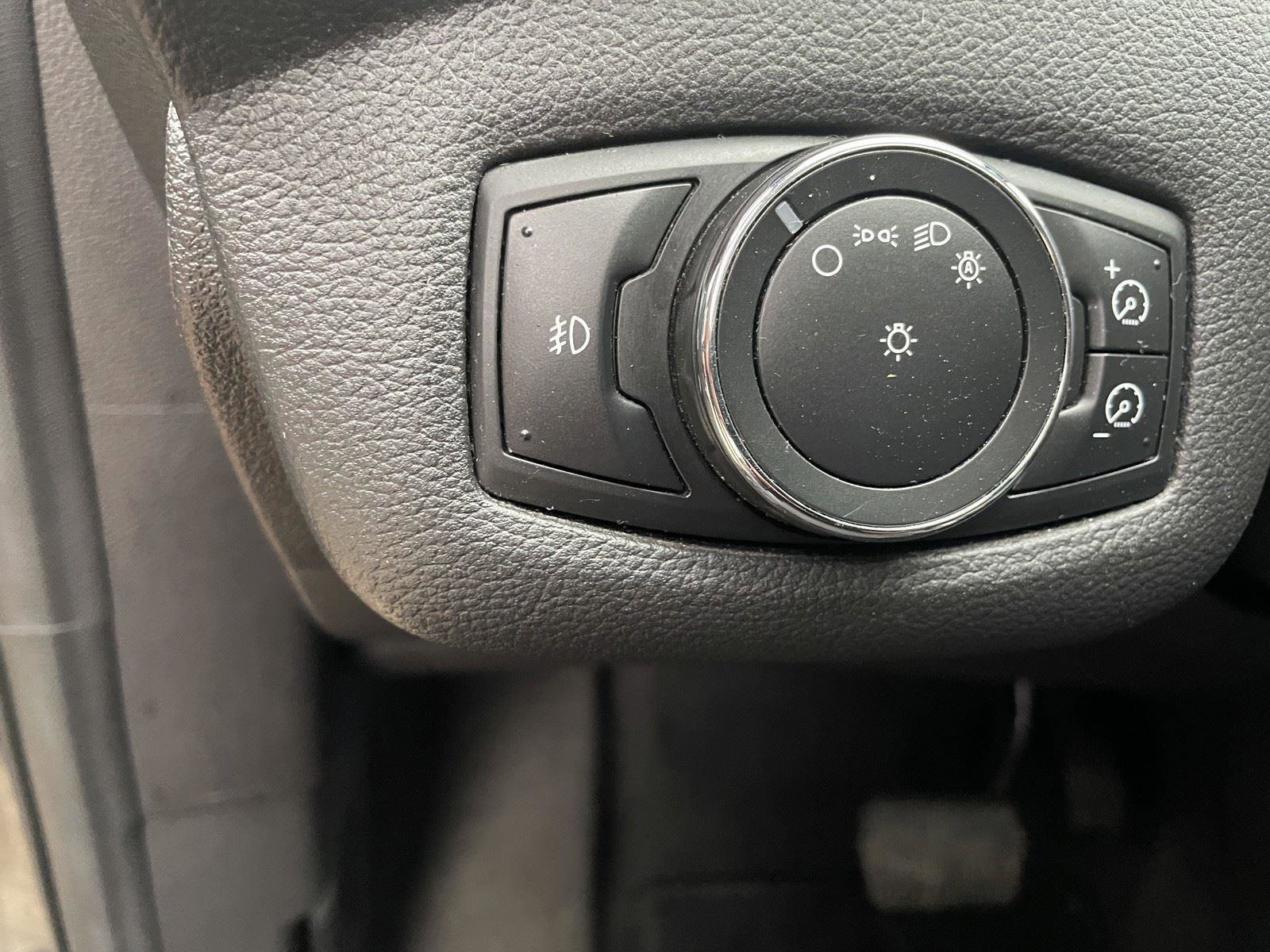 Used 2013 Ford Escape Titanium w/ Class II Trailer Tow Pkg image 12