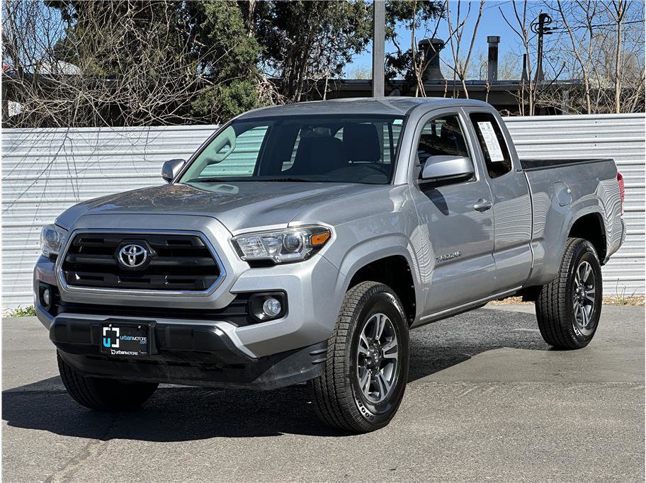 Used 2017 Toyota Tacoma SR5 image 6
