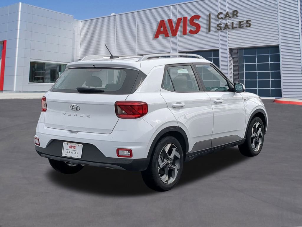 Used 2025 Hyundai Venue SEL image 6