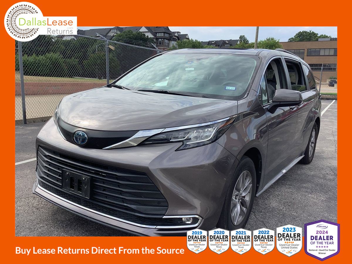 Used 2022 Toyota Sienna XLE FWD image 1