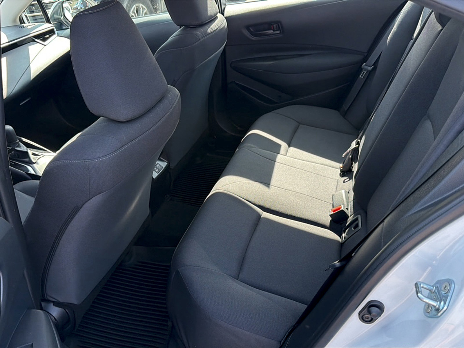 Used 2025 Toyota Corolla LE FWD image 9