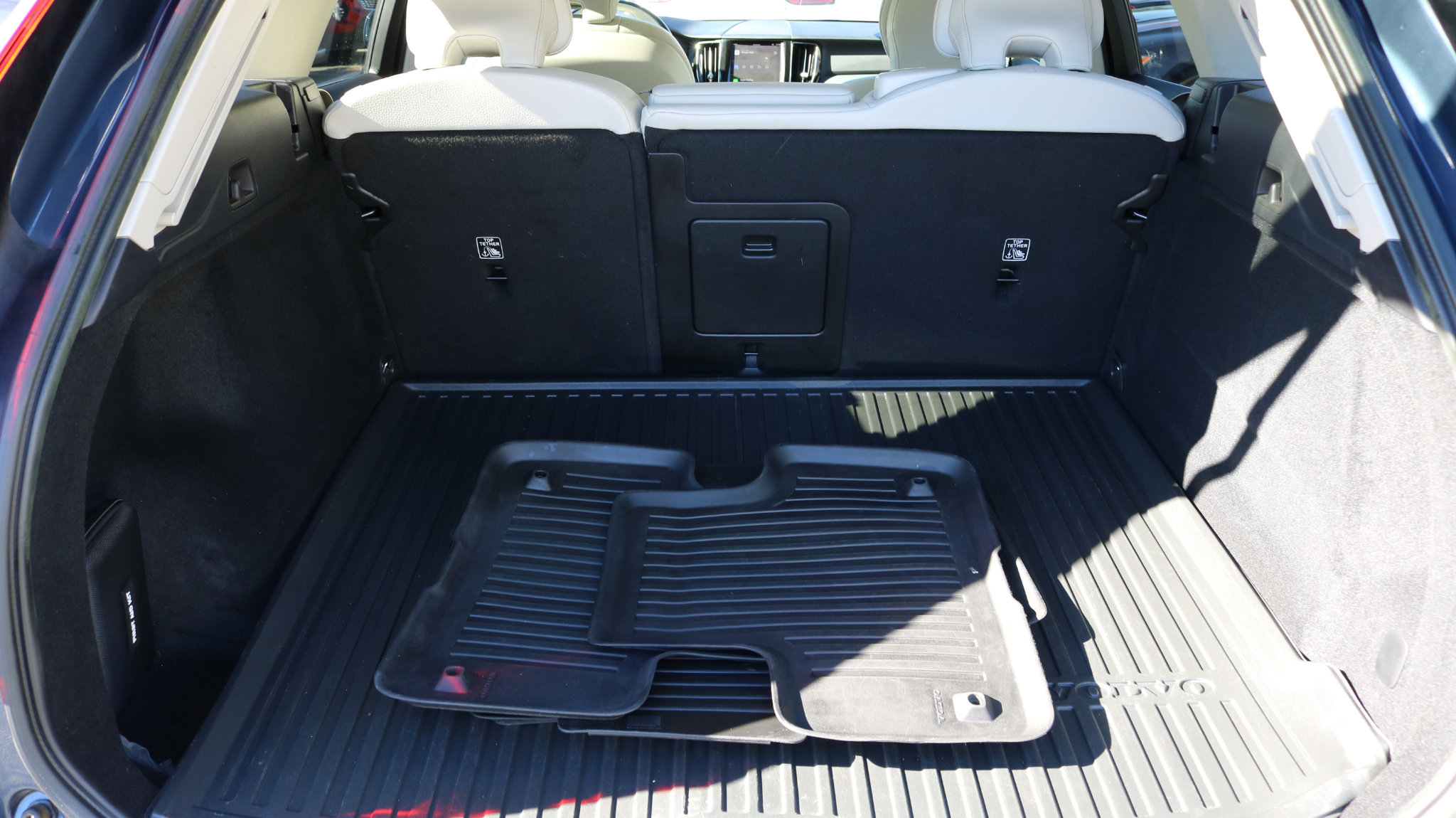 Used 2023 Volvo XC60 B5 Core w/ Protection Package Premier image 22