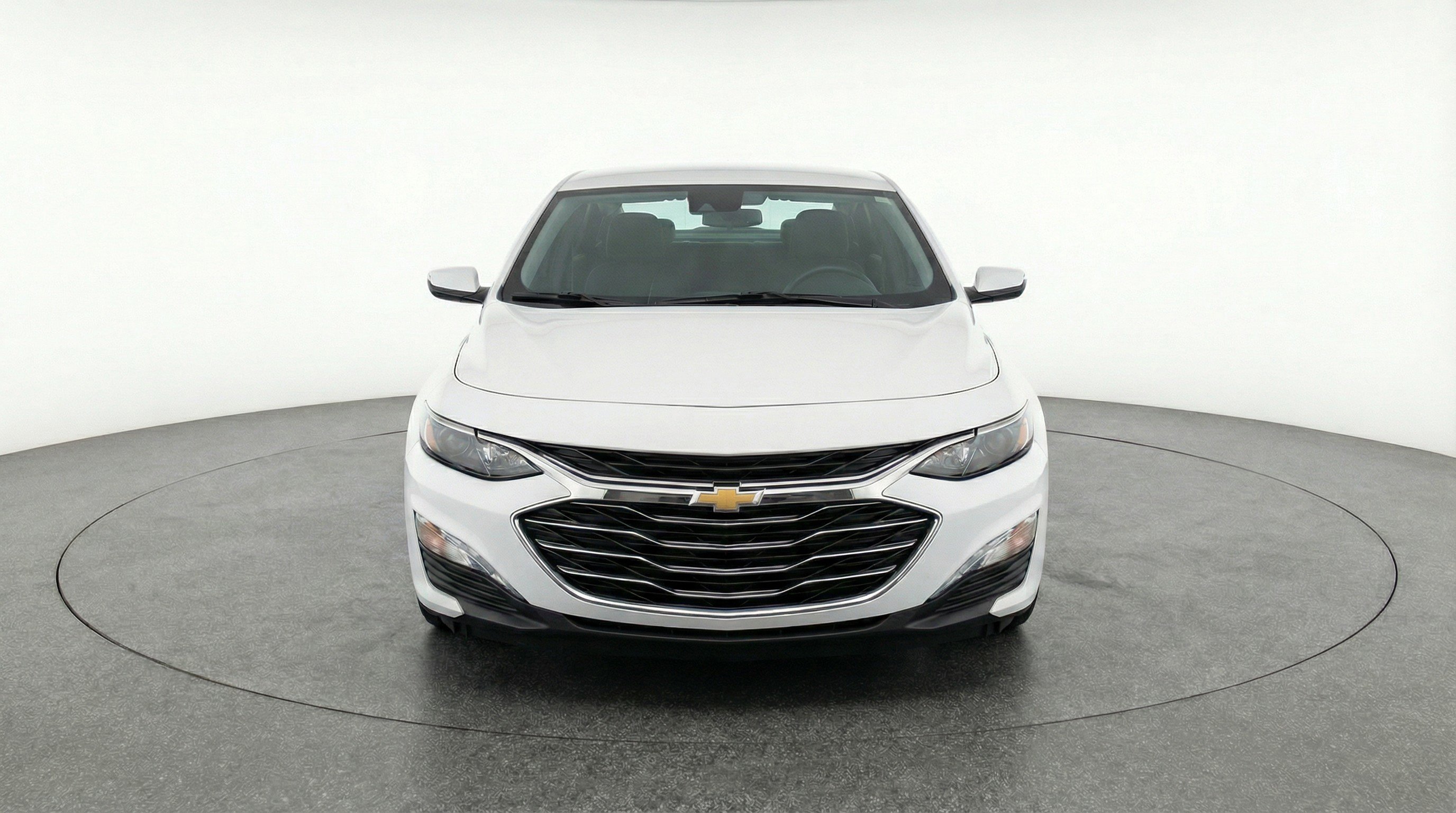 Used 2024 Chevrolet Malibu LT image 2