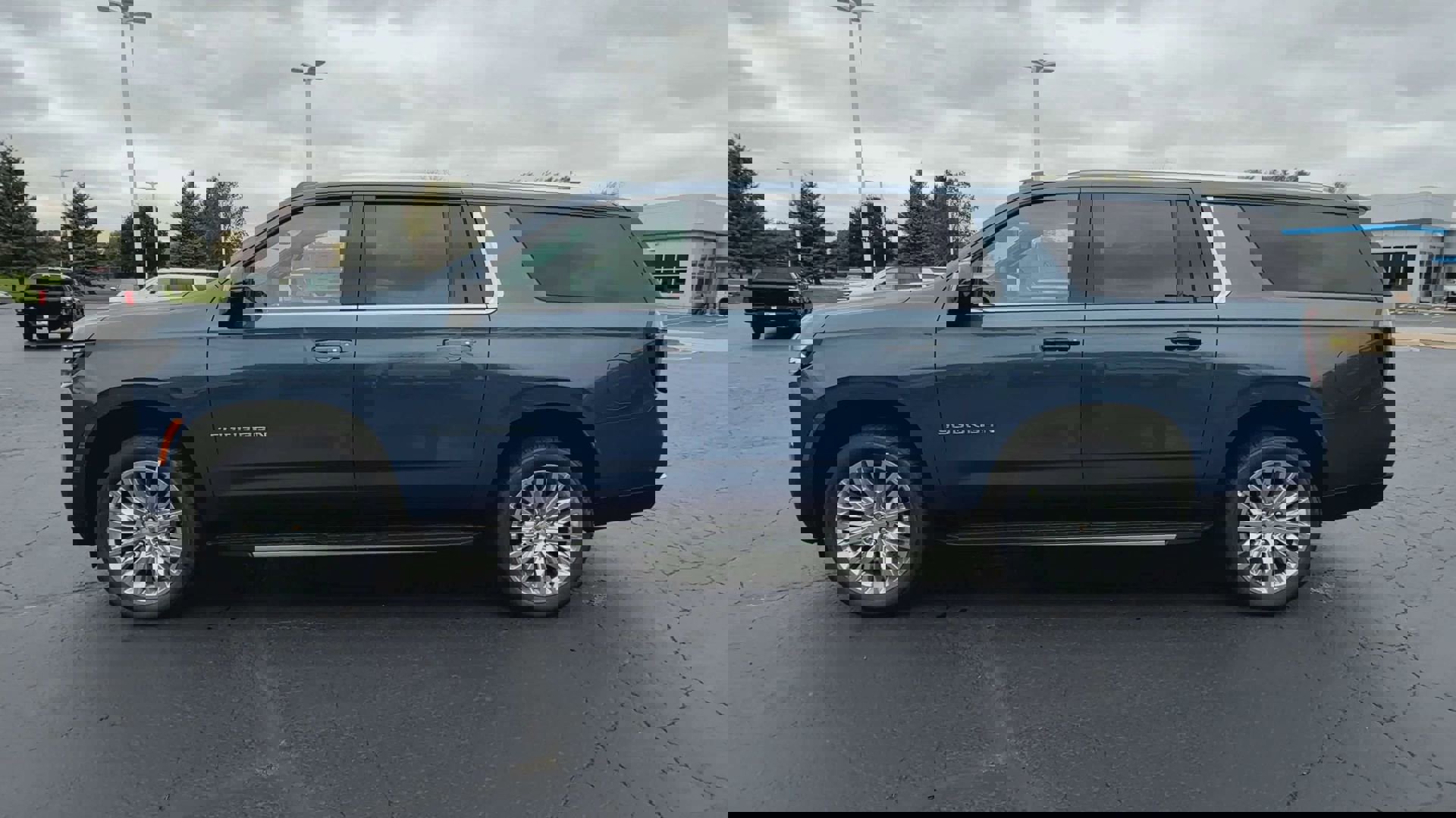 New 2026 Chevrolet Suburban LT w/ Comfort Package image 39