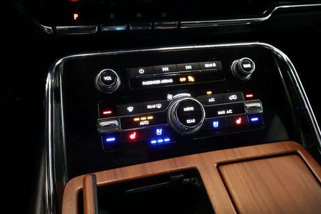 Used 2019 Lincoln Navigator Reserve w/ Cargo Package AWD/4WD image 24