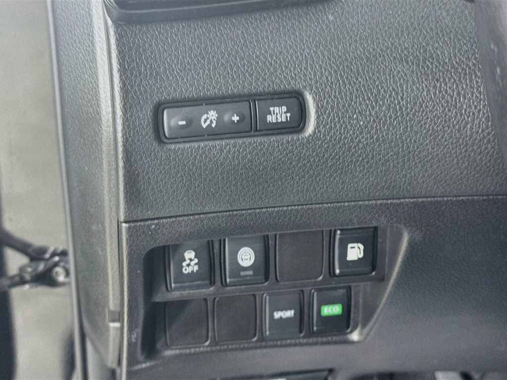 Used 2019 Nissan Rogue S w/ Special Edition Package FWD image 12