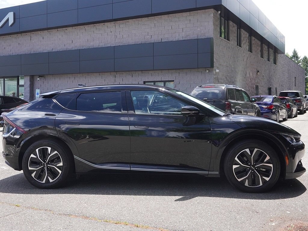 Used 2022 Kia EV6 Wind w/ Wind Technology Package AWD/4WD image 20