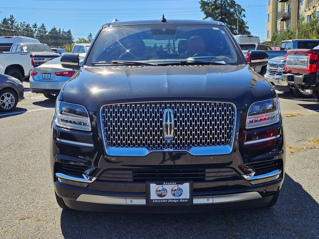 Used 2019 Lincoln Navigator Reserve AWD/4WD image 2