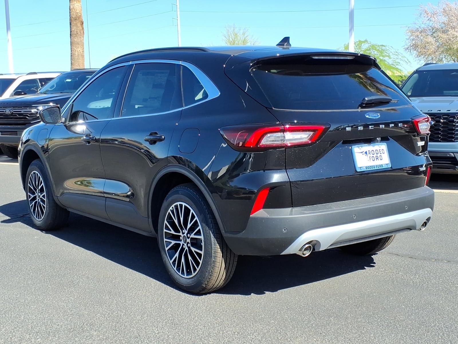 New 2026 Ford Escape SE FWD image 3