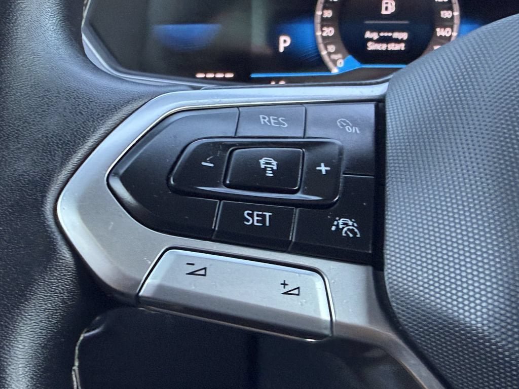 Used 2023 Volkswagen Tiguan SE R-Line FWD image 28
