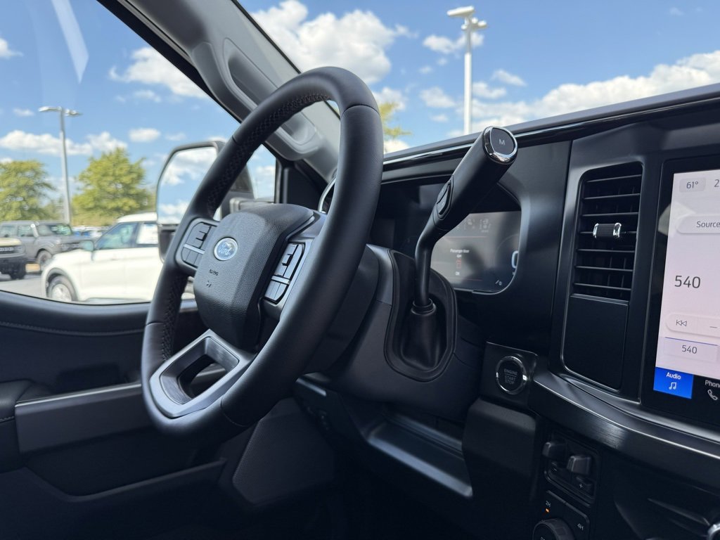 New 2026 Ford F250 Lariat w/ Black Appearance Package image 31