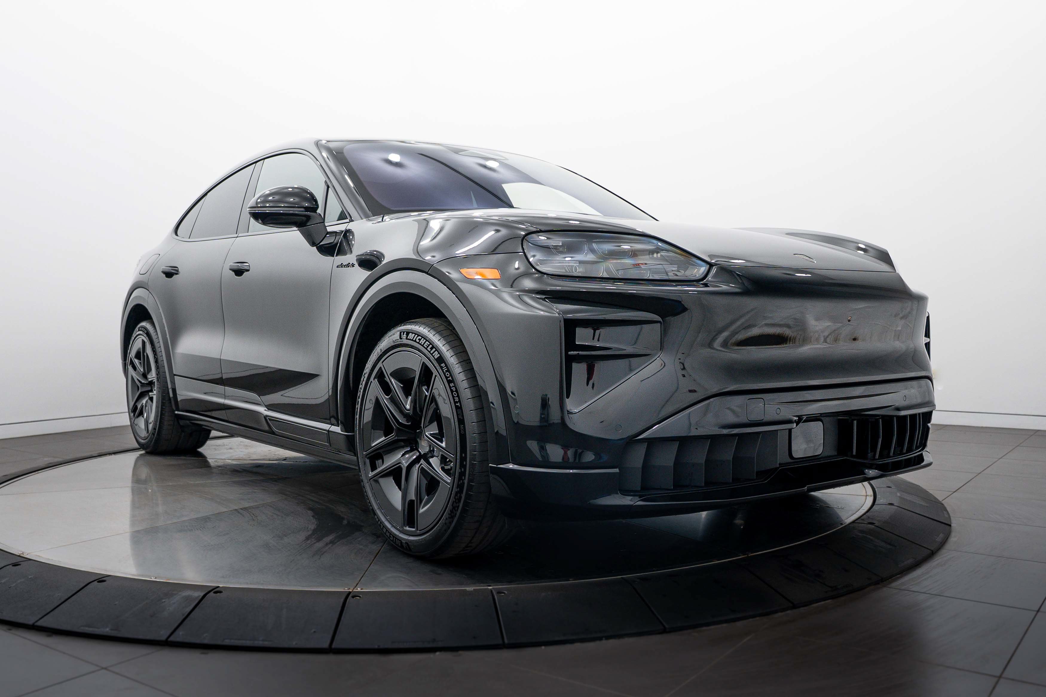 New 2026 Porsche Cayenne Turbo AWD/4WD image 9