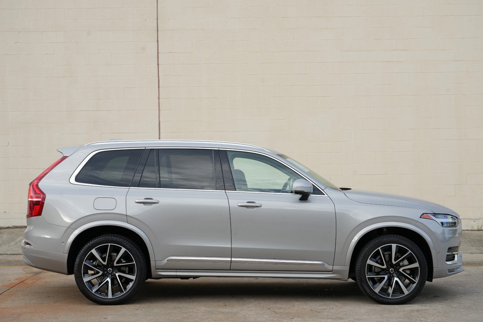 Used 2025 Volvo XC90 B6 Plus AWD/4WD image 56