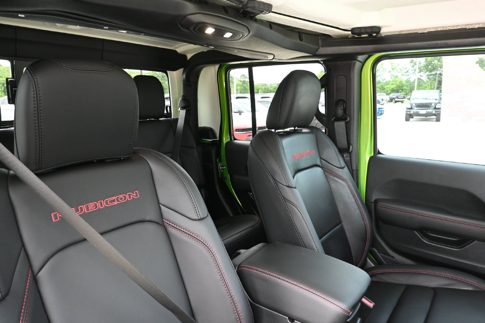 New 2025 Jeep Gladiator Rubicon w/ Convenience Group AWD/4WD image 33