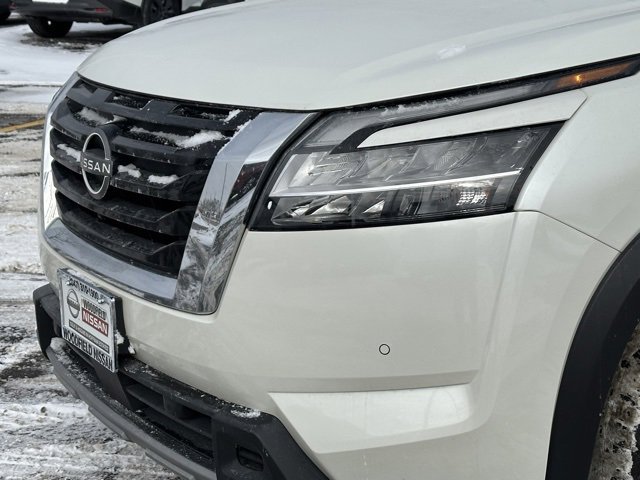 Certified 2024 Nissan Pathfinder SL image 8