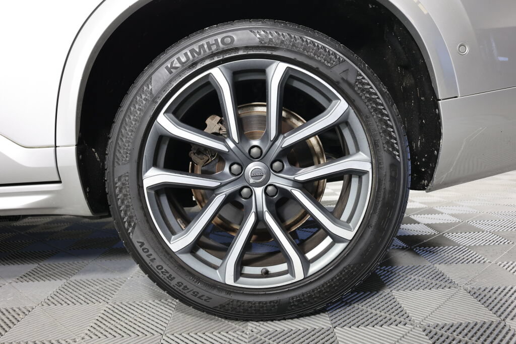 Used 2016 Volvo XC90 T6 Momentum w/ Momentum Plus Package AWD/4WD image 7