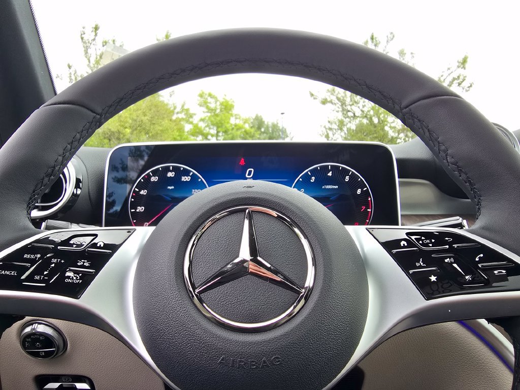 New 2027 Mercedes-Benz GLC 300 4MATIC image 29