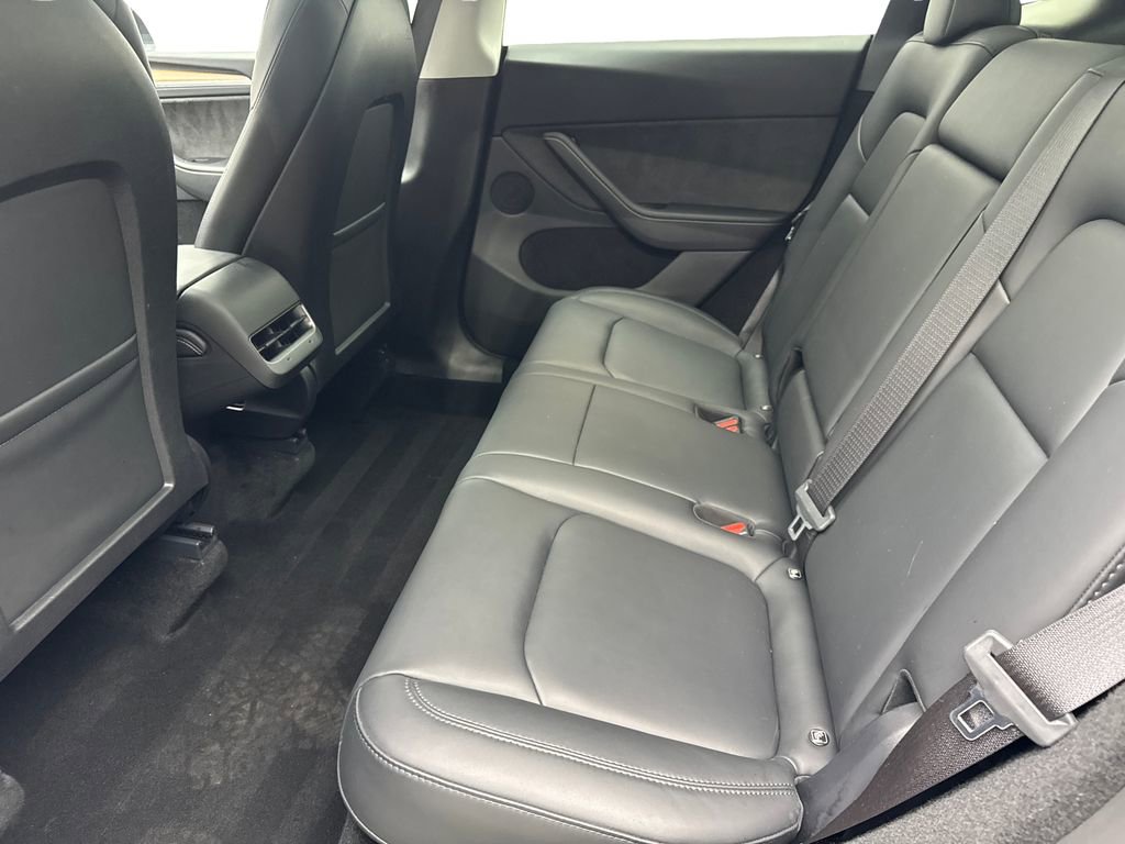 Used 2024 Tesla Model Y Long Range image 33
