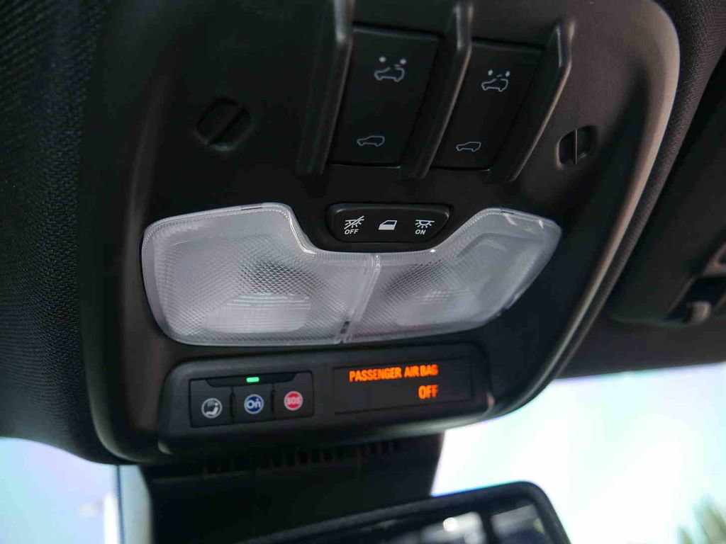 Used 2026 Chevrolet Colorado Z71 w/ Technology Package AWD/4WD image 34