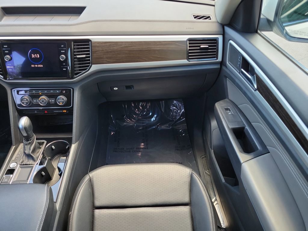 Used 2023 Volkswagen Atlas SE w/ Black Wheel Package FWD image 16