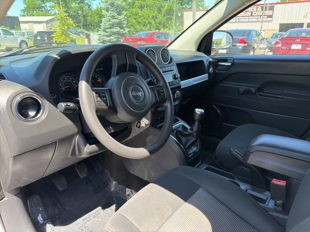 Used 2014 Jeep Compass Sport FWD image 8