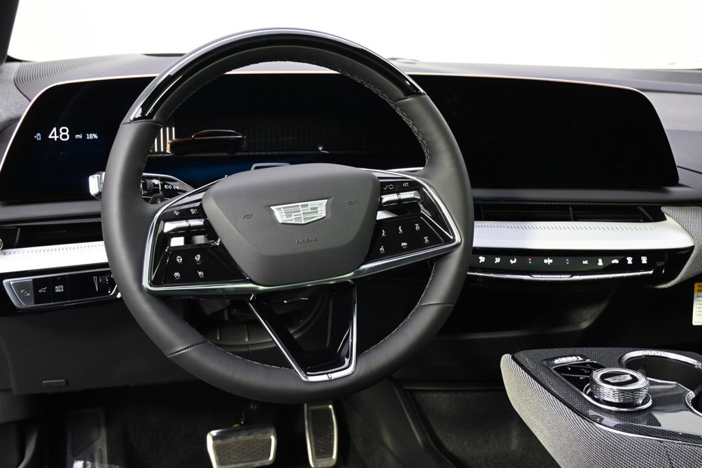 New 2025 Cadillac Optiq Sport 2 w/ LPO, ONYX Package image 12