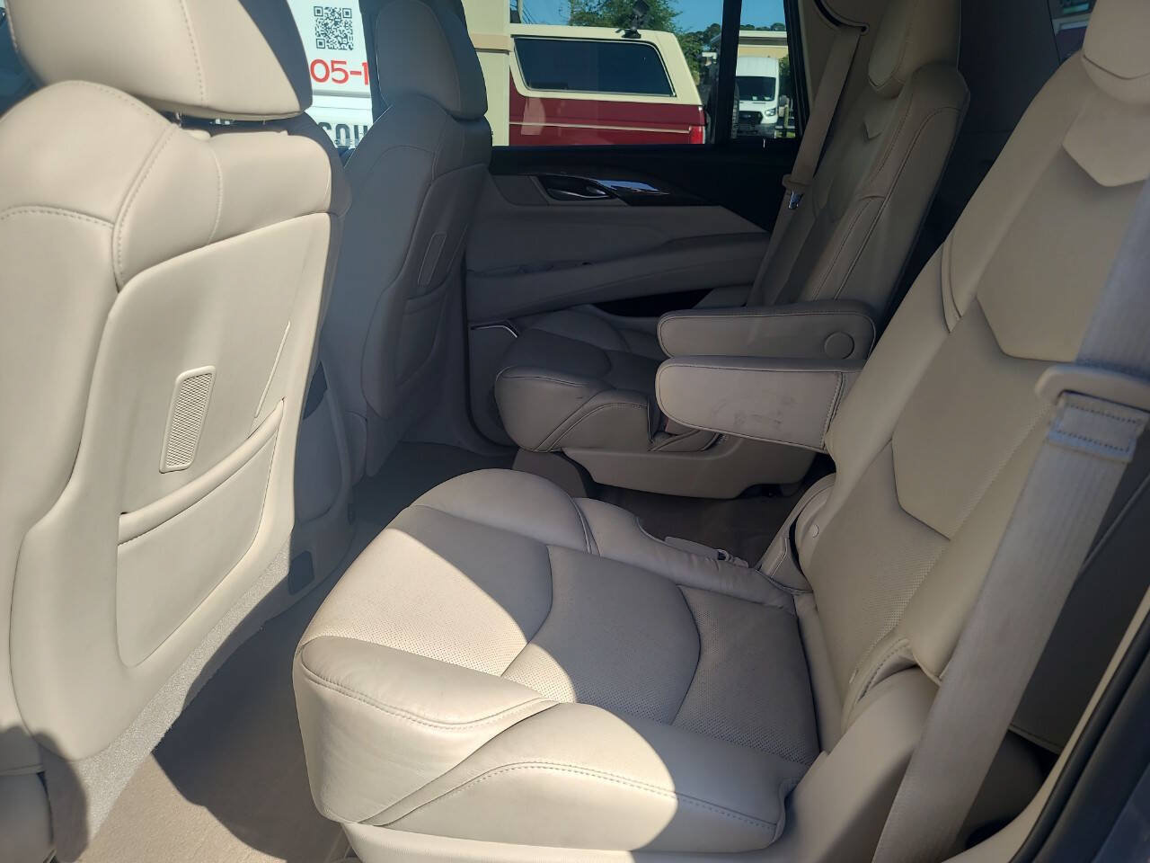 Used 2019 Cadillac Escalade Luxury AWD/4WD image 29