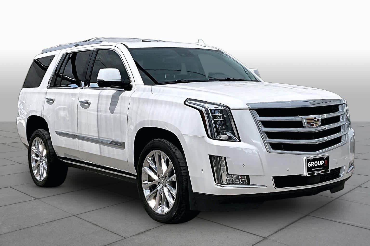 Used 2020 Cadillac Escalade Premium Luxury RWD image 3
