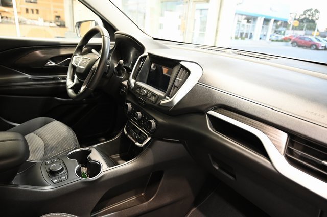 Used 2023 GMC Terrain SLE w/ Driver Convenience Package image 13