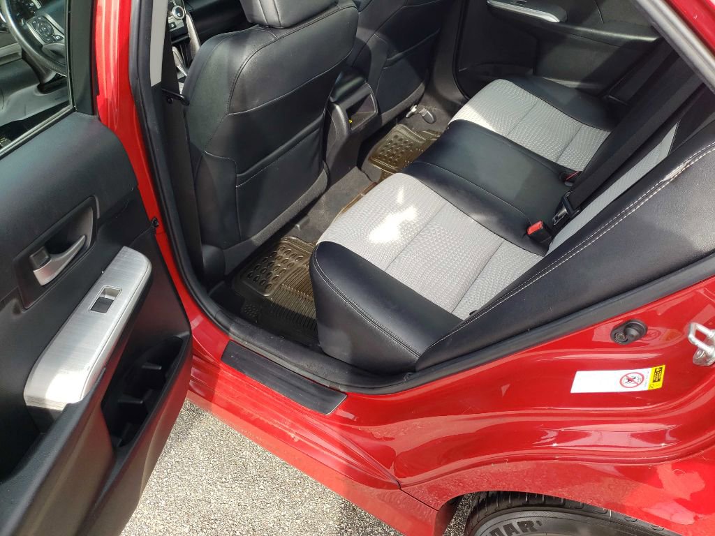 Used 2013 Toyota Camry SE image 24