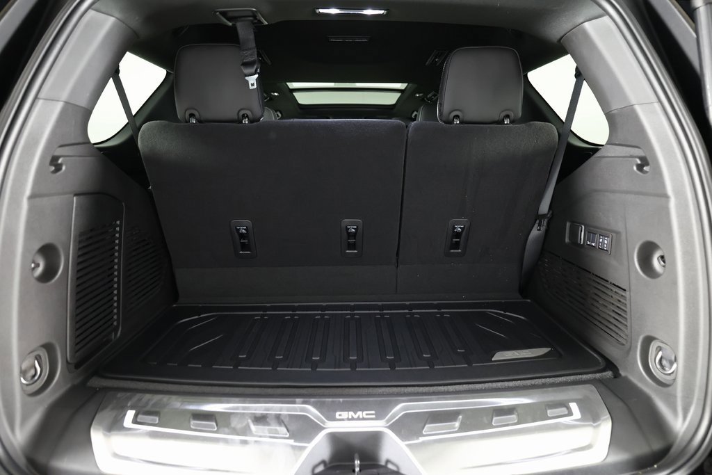 Used 2025 GMC Yukon AT4 Ultimate w/ LPO, Illumination Package image 13