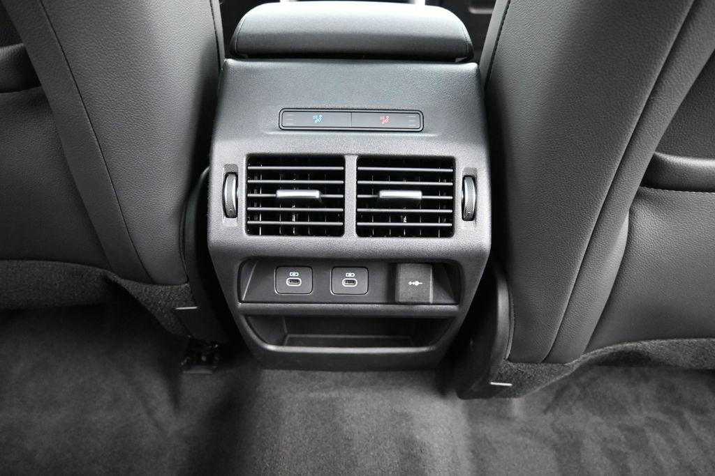 New 2026 Land Rover Discovery Sport Landmark AWD/4WD image 18